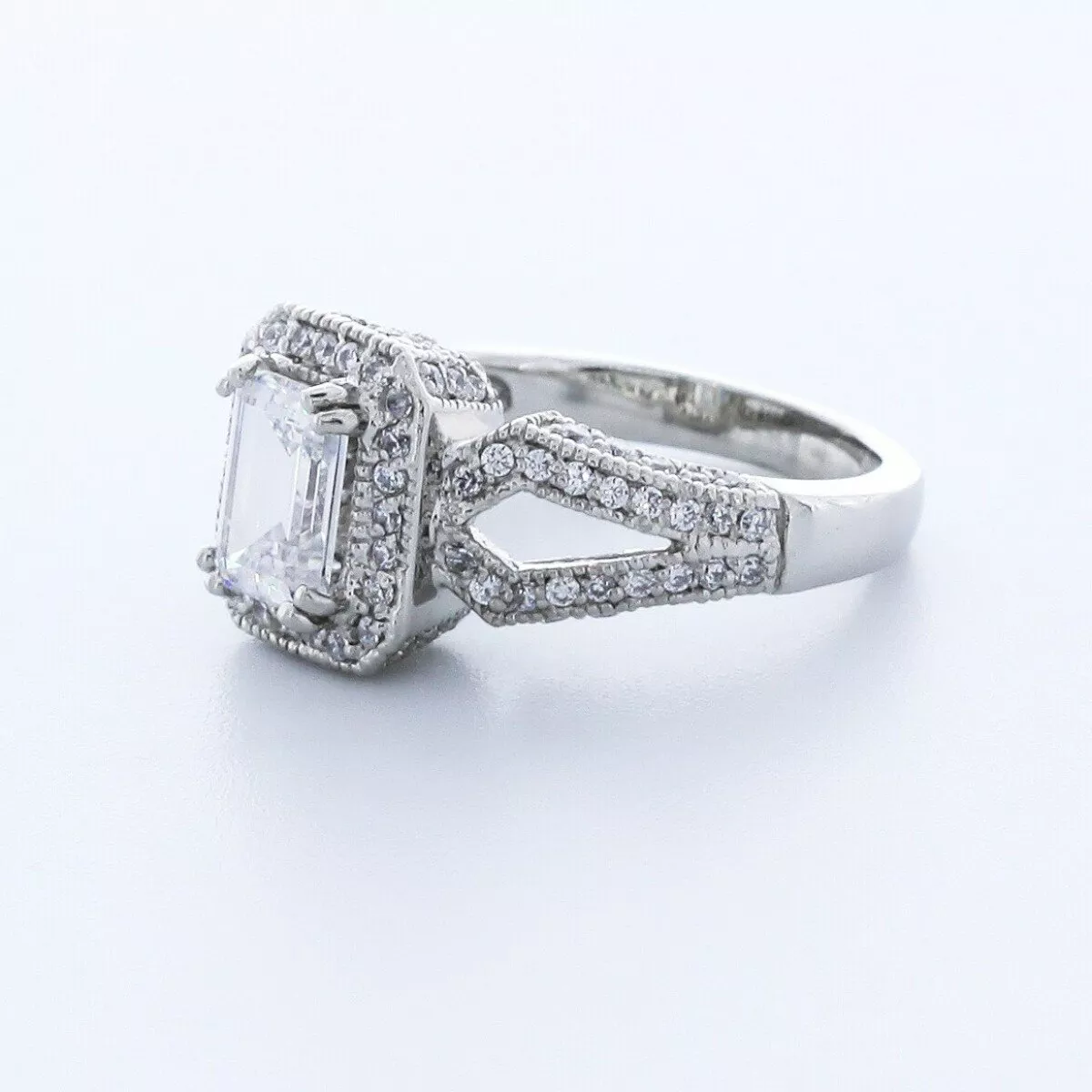 Anillo de compromiso vintage platino 1,73 quilates esmeralda diamante cultivado en laboratorio E VS2 - Imagen 3 de 5